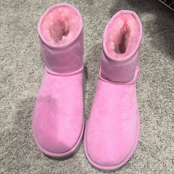 Uggs! - Picture 1 of 2